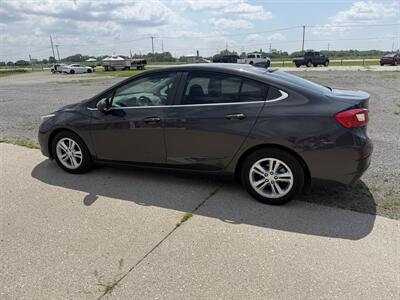 2017 Chevrolet Cruze LT Diesel Manual - Photo 8 - Muscatine, IA 52761