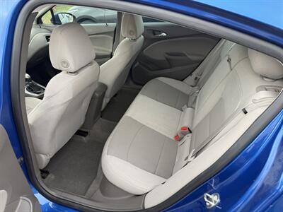 2018 Chevrolet Cruze LT Diesel Manual   - Photo 9 - Muscatine, IA 52761