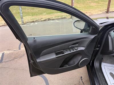 2015 Chevrolet Cruze Diesel Automatic   - Photo 9 - Muscatine, IA 52761