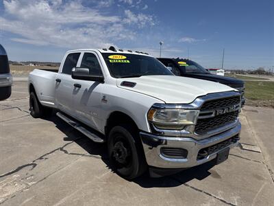 2021 RAM 3500 Tradesman - Photo 3 - Muscatine, IA 52761