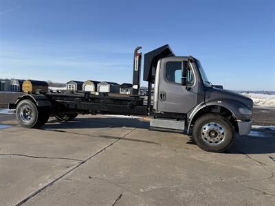 2013 Freightliner M2 106   - Photo 5 - Muscatine, IA 52761