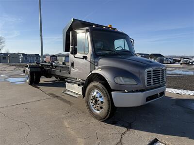 2013 Freightliner M2 106   - Photo 4 - Muscatine, IA 52761