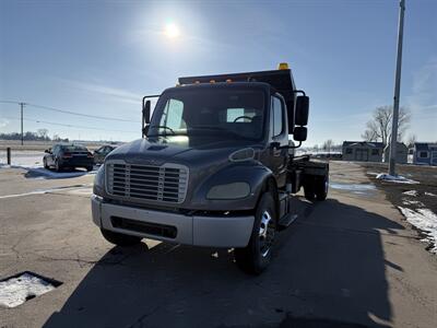 2013 Freightliner M2 106   - Photo 2 - Muscatine, IA 52761