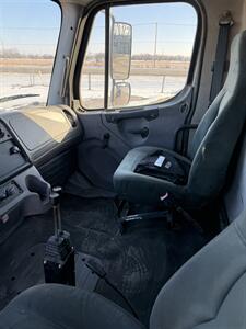 2013 Freightliner M2 106   - Photo 16 - Muscatine, IA 52761