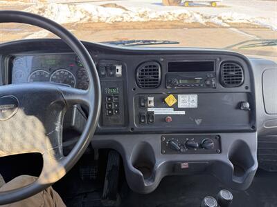 2013 Freightliner M2 106   - Photo 13 - Muscatine, IA 52761