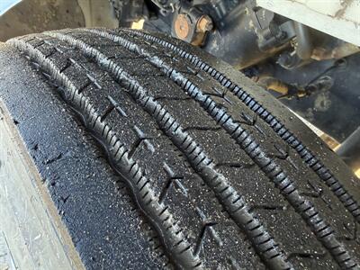 2013 Freightliner M2 106   - Photo 10 - Muscatine, IA 52761