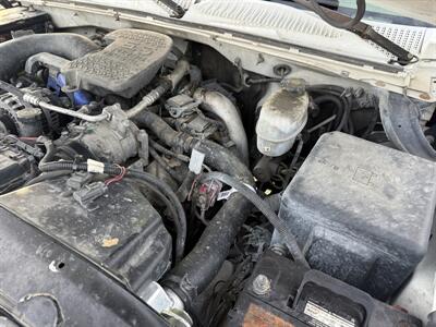 2005 GMC Sierra 2500 SLE 4dr Crew Cab SLE   - Photo 11 - Muscatine, IA 52761