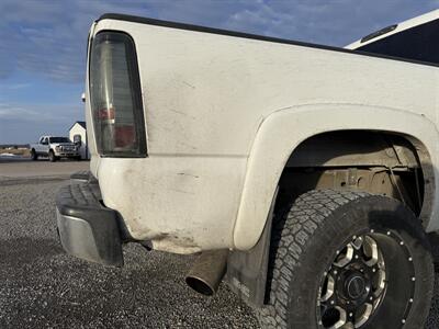 2005 GMC Sierra 2500 SLE 4dr Crew Cab SLE   - Photo 4 - Muscatine, IA 52761
