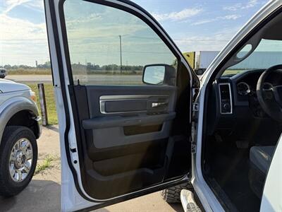 2017 RAM 2500 SLT   - Photo 9 - Muscatine, IA 52761