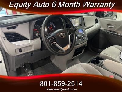 2017 Toyota Sienna LE 8-Passenger   - Photo 13 - West Valley City, UT 84119