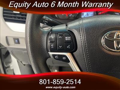 2017 Toyota Sienna LE 8-Passenger   - Photo 16 - West Valley City, UT 84119