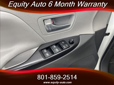 2017 Toyota Sienna LE 8-Passenger   - Photo 12 - West Valley City, UT 84119