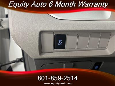 2017 Toyota Sienna LE 8-Passenger   - Photo 14 - West Valley City, UT 84119