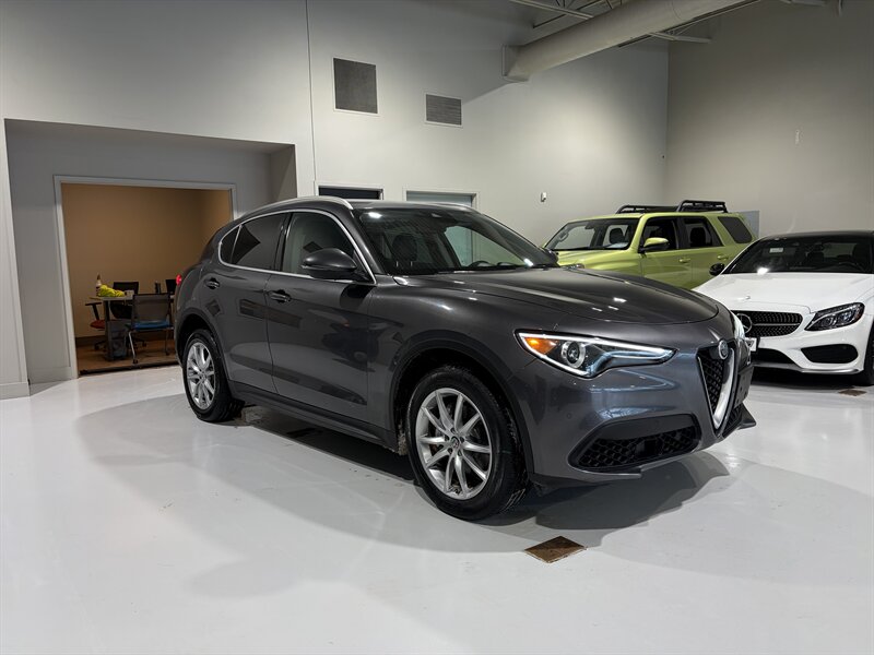 2018 Alfa Romeo Stelvio Ti   - Photo 1 - Grand Rapids, MI 49512