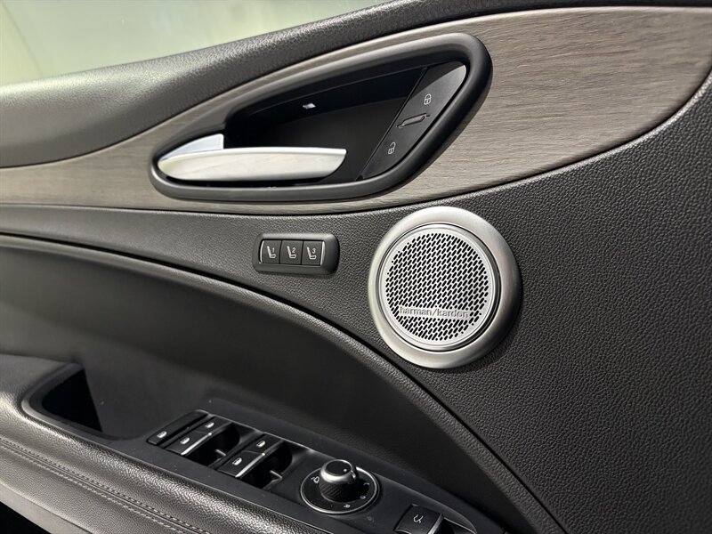 2018 Alfa Romeo Stelvio Ti - Photo 13 - Grand Rapids, MI 49512