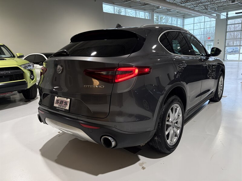 2018 Alfa Romeo Stelvio Ti - Photo 16 - Grand Rapids, MI 49512