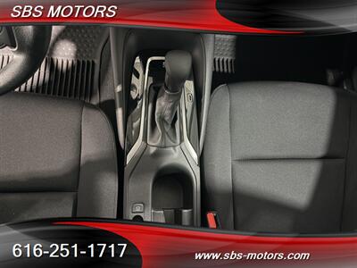 2025 Toyota Corolla LE   - Photo 9 - Grand Rapids, MI 49512