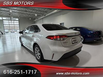 2025 Toyota Corolla LE   - Photo 5 - Grand Rapids, MI 49512