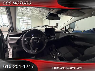2025 Toyota Corolla LE   - Photo 7 - Grand Rapids, MI 49512