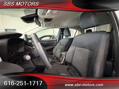 2025 Toyota Corolla LE   - Photo 6 - Grand Rapids, MI 49512