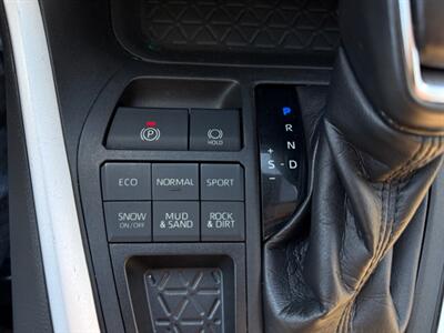 2021 Toyota RAV4 XLE Premium - Photo 34 - Grand Rapids, MI 49512