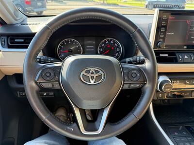 2021 Toyota RAV4 XLE Premium - Photo 28 - Grand Rapids, MI 49512