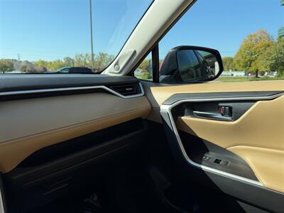2021 Toyota RAV4 XLE Premium - Photo 39 - Grand Rapids, MI 49512