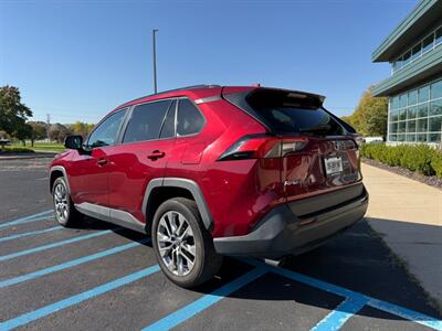 2021 Toyota RAV4 XLE Premium - Photo 7 - Grand Rapids, MI 49512