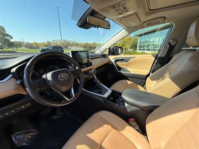 2021 Toyota RAV4 XLE Premium - Photo 25 - Grand Rapids, MI 49512
