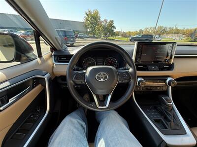 2021 Toyota RAV4 XLE Premium - Photo 27 - Grand Rapids, MI 49512