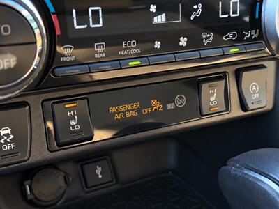 2021 Toyota RAV4 XLE Premium - Photo 32 - Grand Rapids, MI 49512