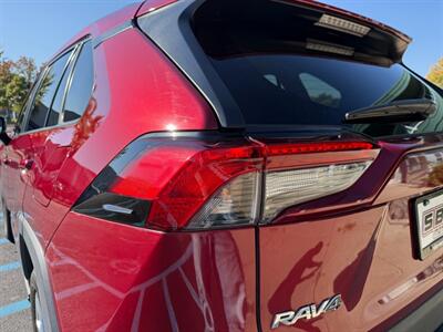 2021 Toyota RAV4 XLE Premium - Photo 9 - Grand Rapids, MI 49512