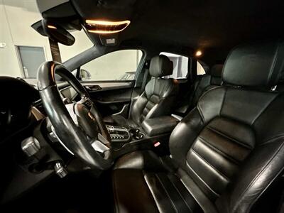 2015 Porsche Macan Turbo   - Photo 16 - Grand Rapids, MI 49512