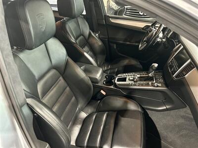 2015 Porsche Macan Turbo   - Photo 26 - Grand Rapids, MI 49512