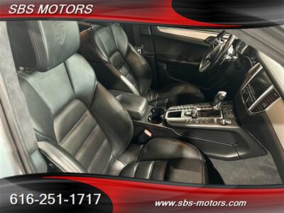 2015 Porsche Macan Turbo   - Photo 26 - Grand Rapids, MI 49512