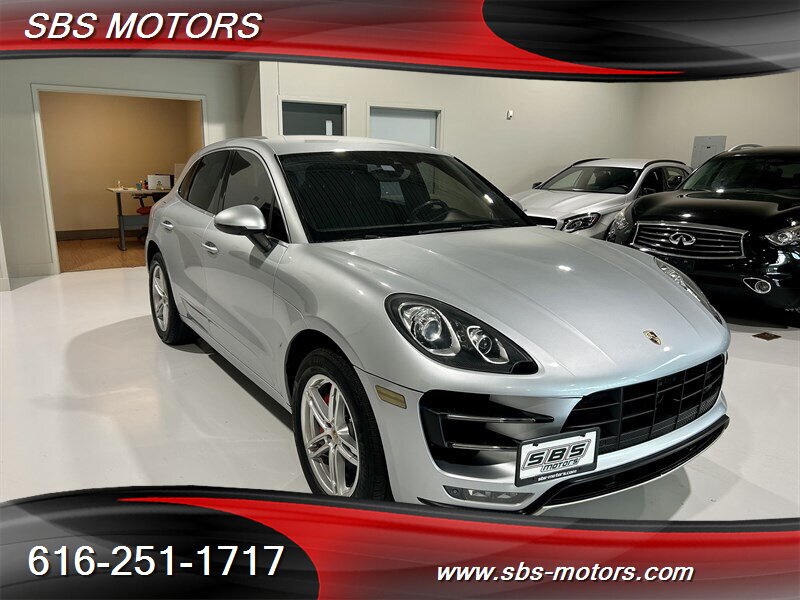 2015 Porsche Macan Turbo  