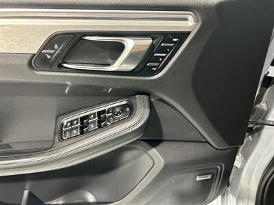 2015 Porsche Macan Turbo   - Photo 22 - Grand Rapids, MI 49512