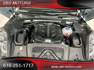 2015 Porsche Macan Turbo   - Photo 12 - Grand Rapids, MI 49512
