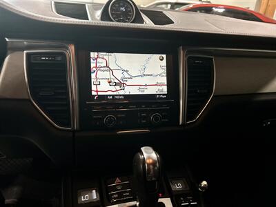 2015 Porsche Macan Turbo   - Photo 20 - Grand Rapids, MI 49512