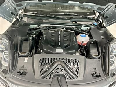 2015 Porsche Macan Turbo   - Photo 12 - Grand Rapids, MI 49512
