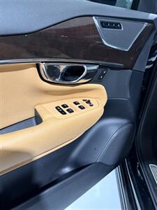 2016 Volvo XC90 T6 Momentum - Photo 8 - Grand Rapids, MI 49512