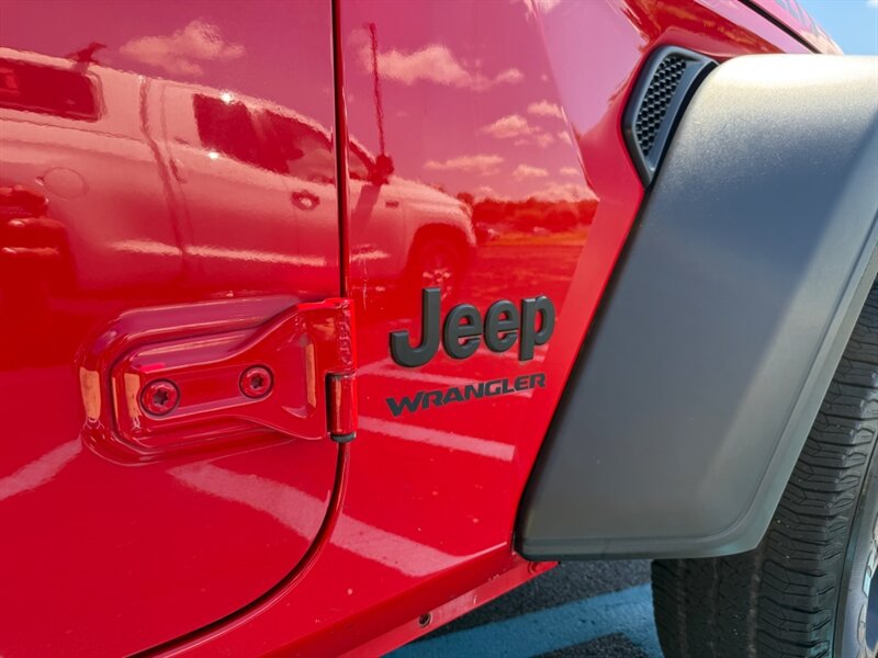 2021 Jeep Wrangler Willys Sport - Photo 17 - Grand Rapids, MI 49512