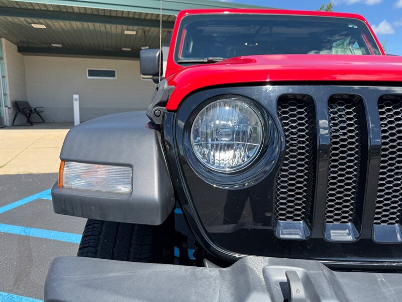2021 Jeep Wrangler Willys Sport - Photo 4 - Grand Rapids, MI 49512