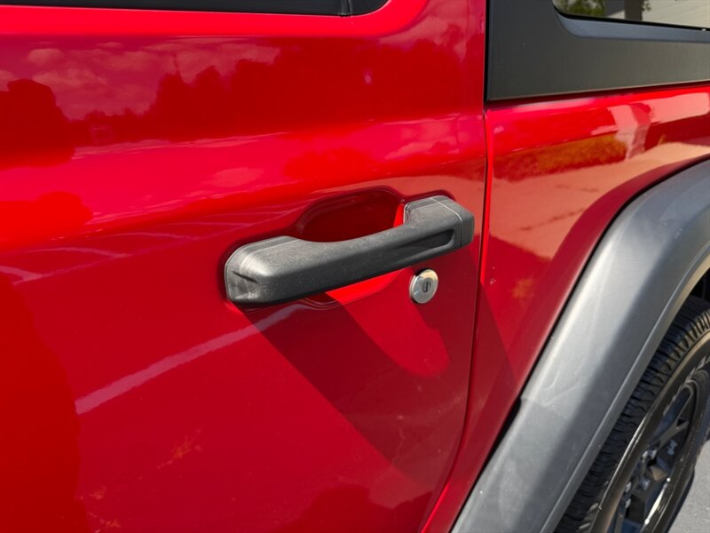 2021 Jeep Wrangler Willys Sport - Photo 8 - Grand Rapids, MI 49512