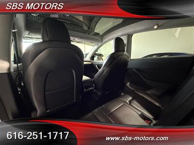 2022 Tesla Model Y Long Range   - Photo 8 - Grand Rapids, MI 49512
