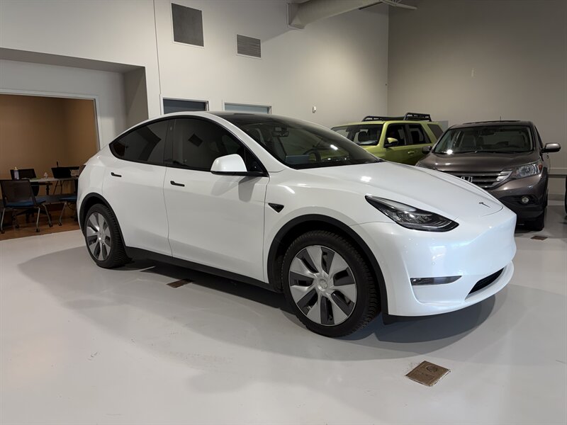 2022 Tesla Model Y Long Range   - Photo 1 - Grand Rapids, MI 49512