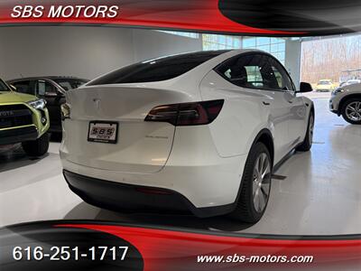 2022 Tesla Model Y Long Range   - Photo 13 - Grand Rapids, MI 49512