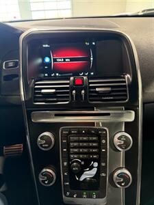 2017 Volvo XC60 T6 R-Design - Photo 17 - Grand Rapids, MI 49512