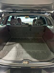 2017 Volvo XC60 T6 R-Design - Photo 7 - Grand Rapids, MI 49512