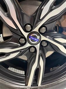 2017 Volvo XC60 T6 R-Design - Photo 16 - Grand Rapids, MI 49512